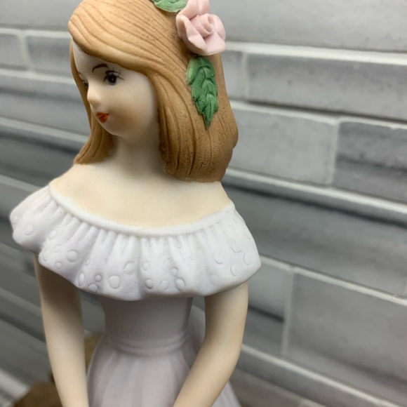 Vintage Enesco Growing Up Ceramic Birthday Girl Figurine Age 16 Yrs - Picture 5 of 6